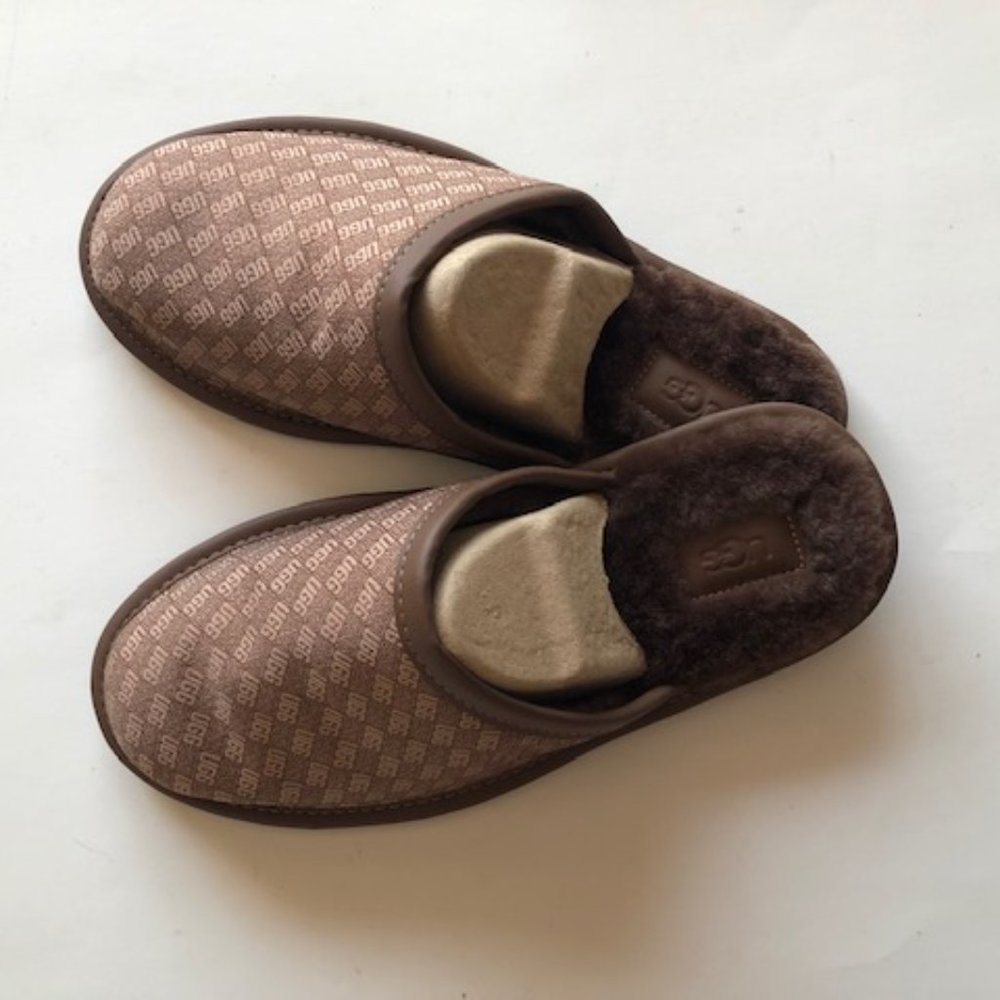 UGG Scuff Logo Jacquard slip-on slipper. Size: 10